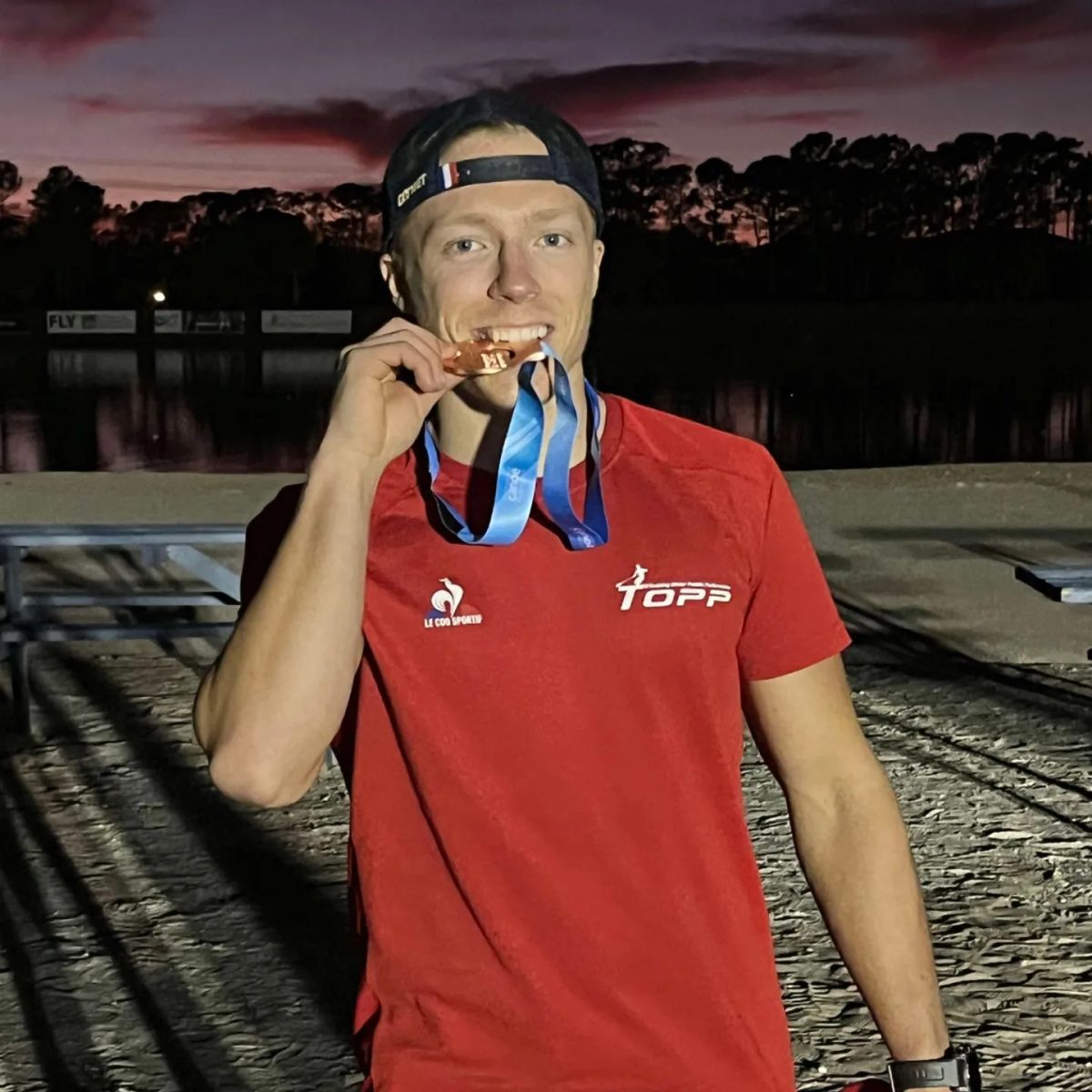 Simon Ackermann et sa médaille de bronze